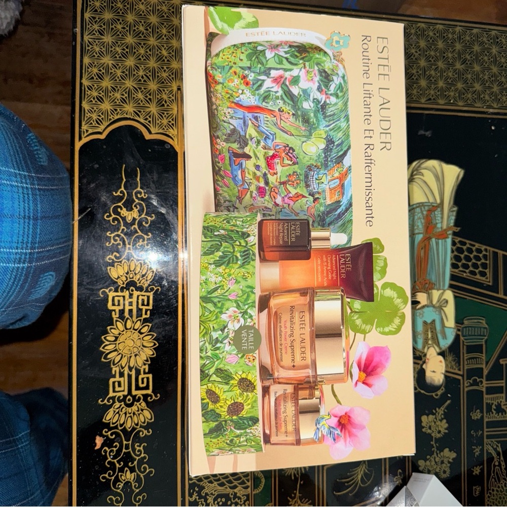 Estee Lauder Skincare Set - Gold and Brown